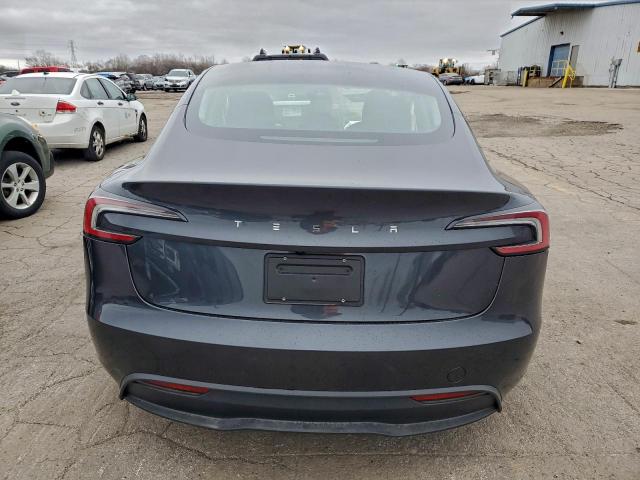 Tesla Model 3 Image 5