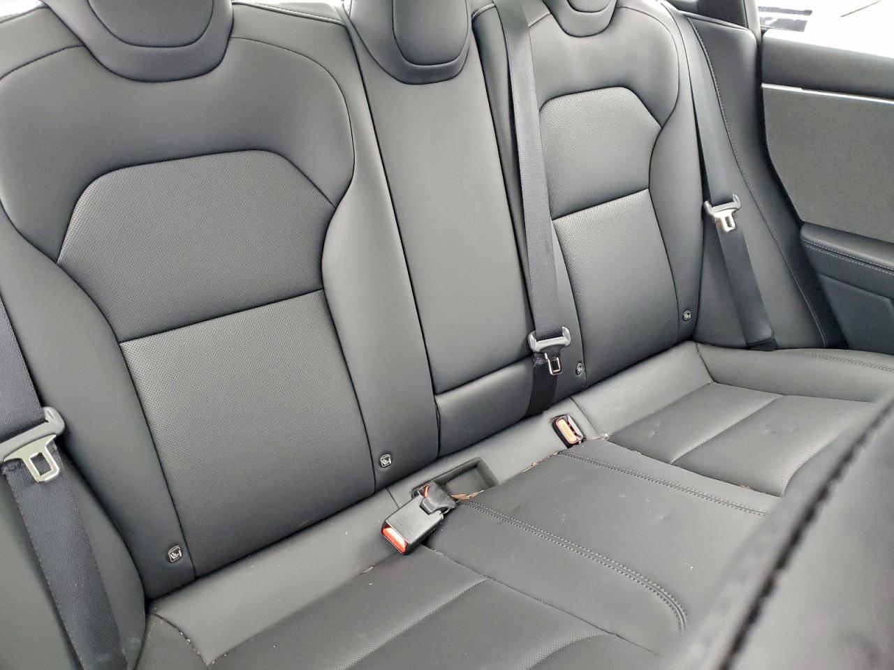 Tesla Model 3 Image 8