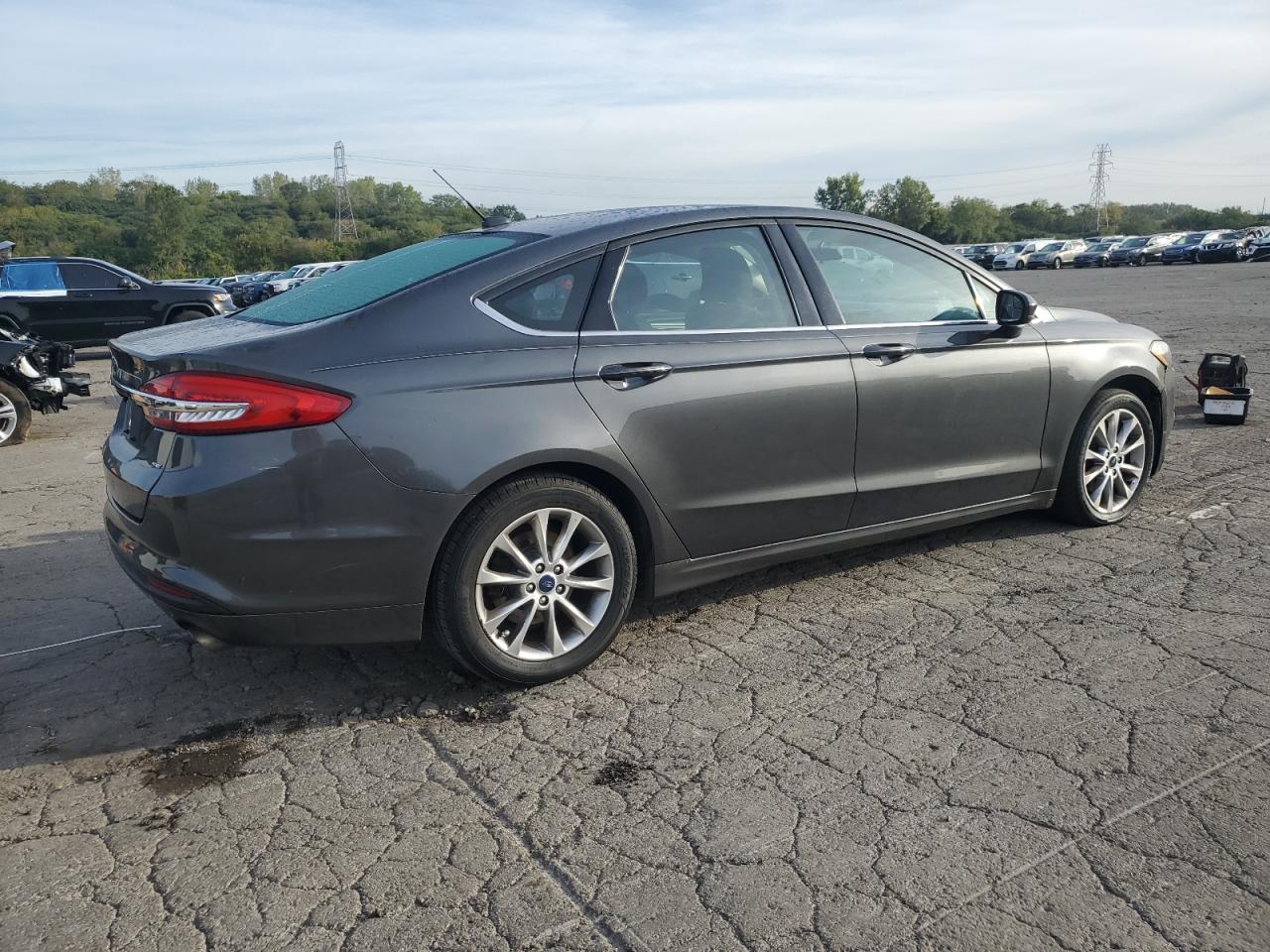 Ford Fusion Se Image 3
