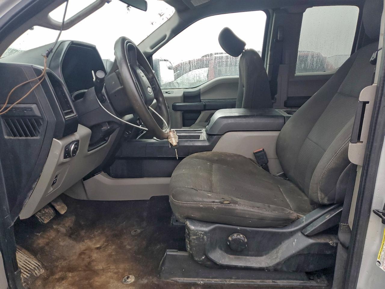 Ford F-150 Super Cab Image 3