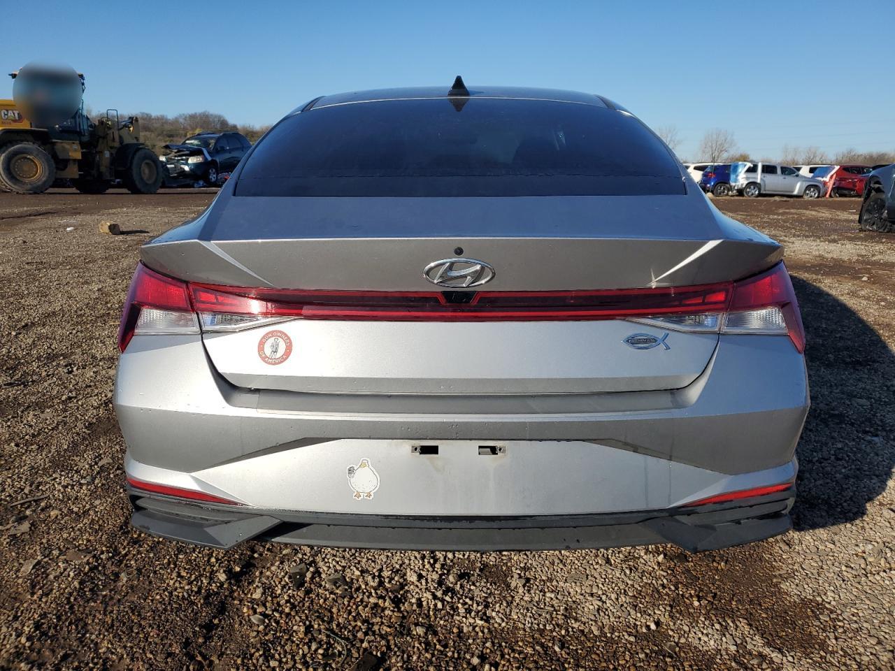 Hyundai ELANTRA Sel Image 12