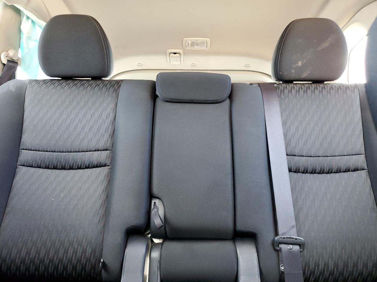 Nissan Rogue S Image 9