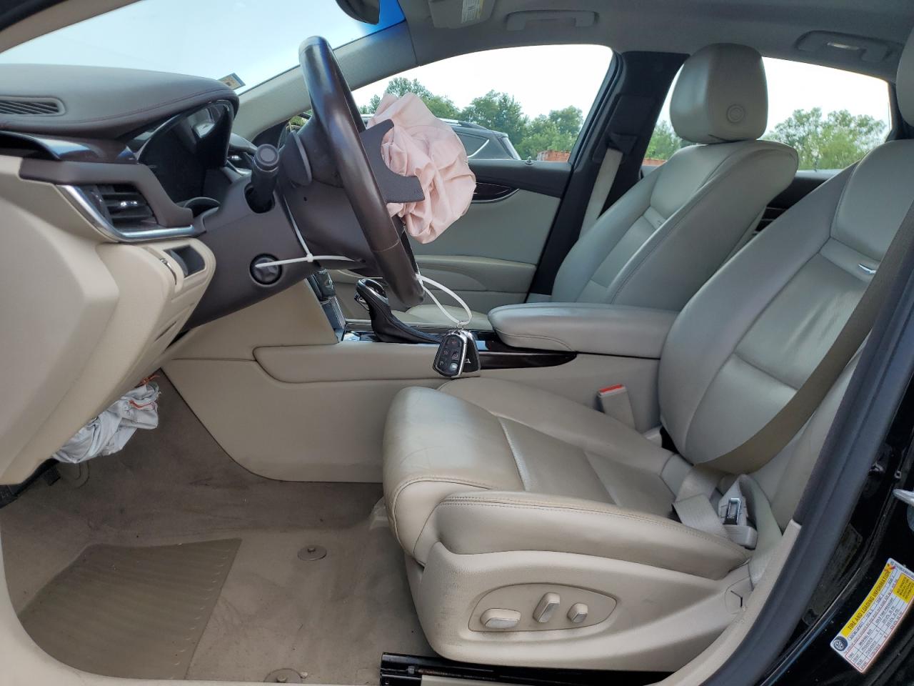 Cadillac XTS Luxury Collection Image 12