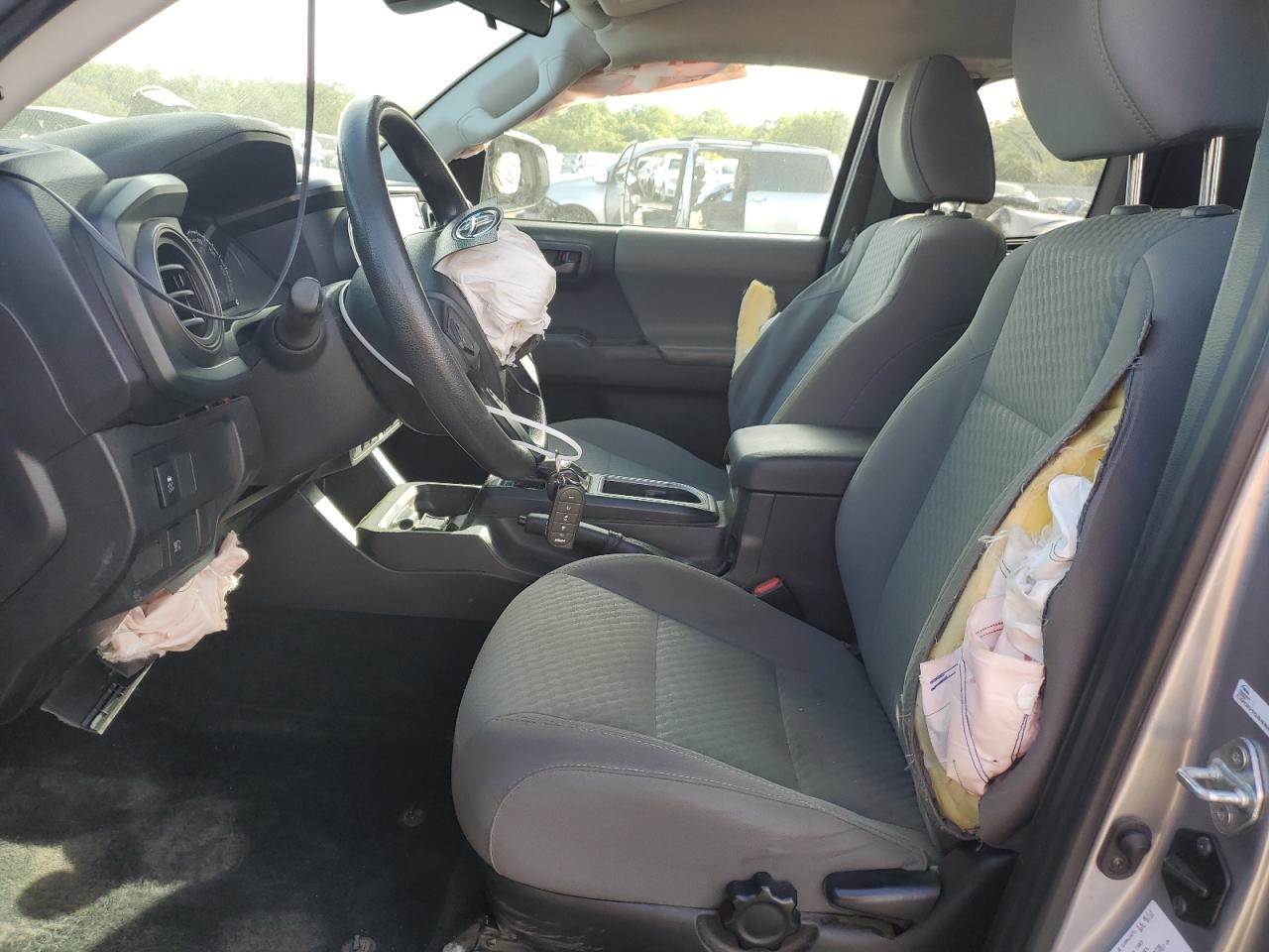 Toyota Tacoma Access Cab Image 6