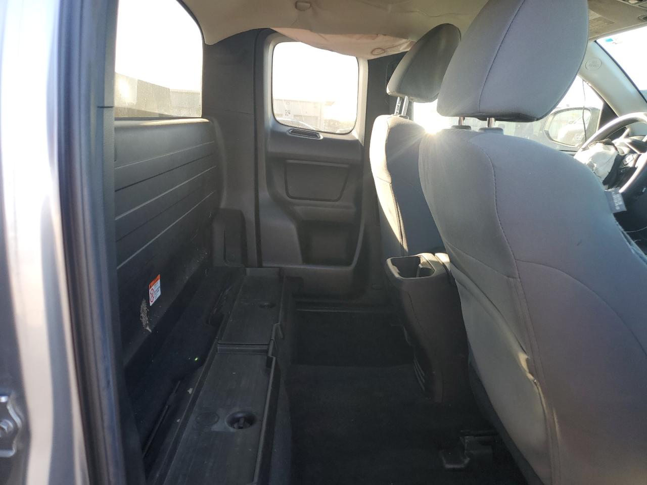 Toyota Tacoma Access Cab Image 11