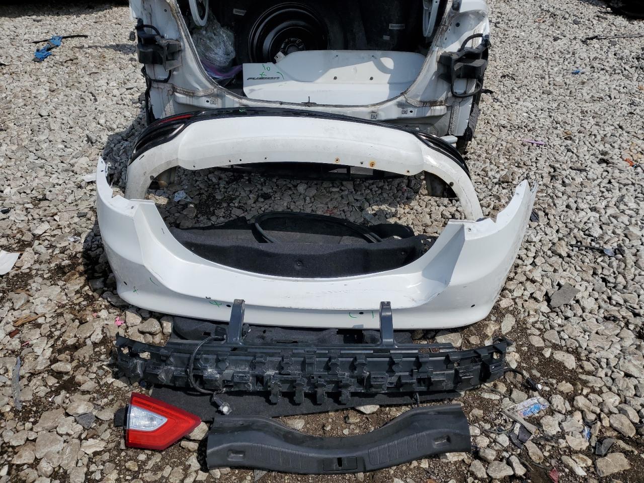 Ford Fusion Titanium Image 12