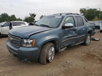  Salvage Chevrolet Avalanche