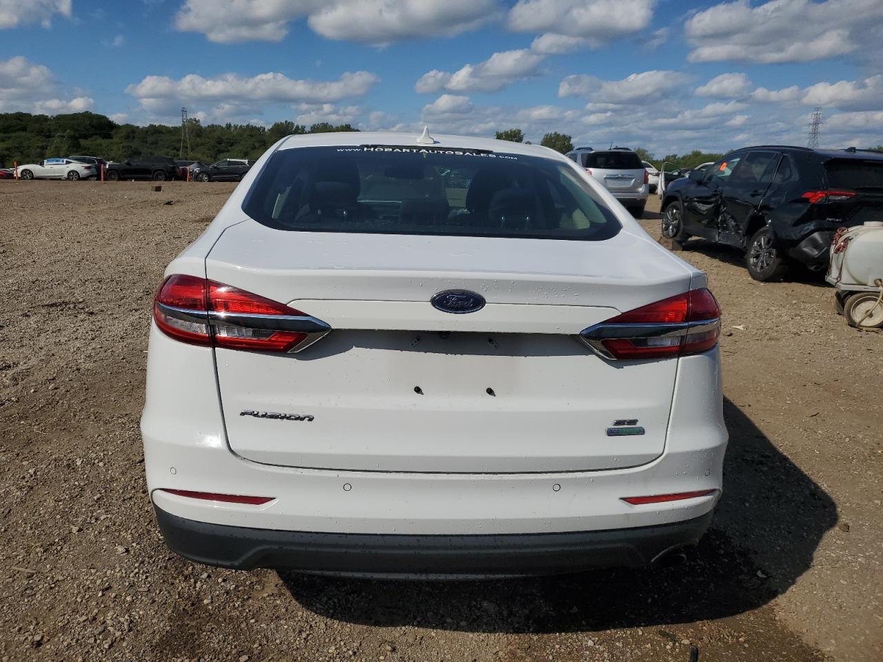 Ford Fusion Se Image 12