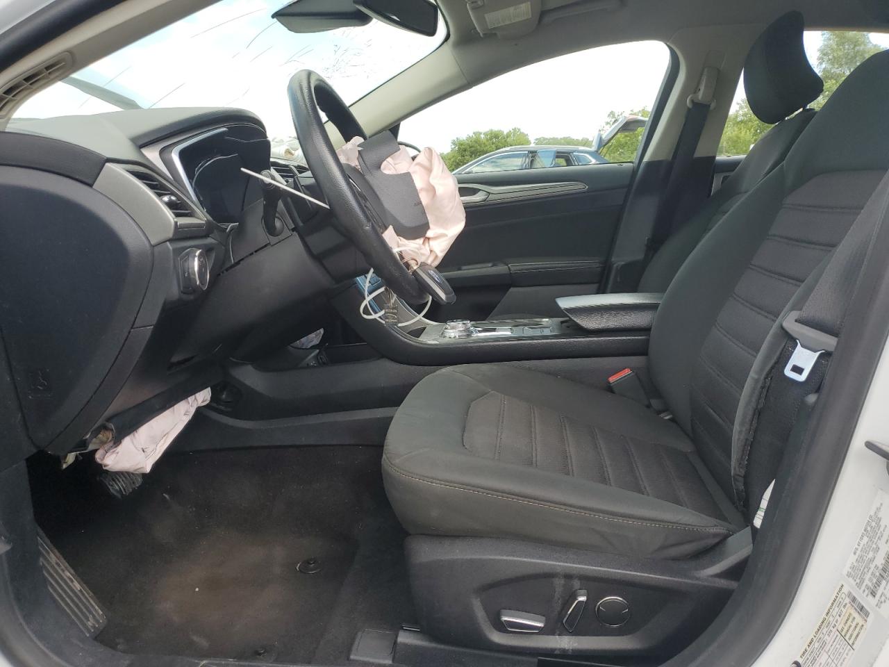 Ford Fusion Se Image 4