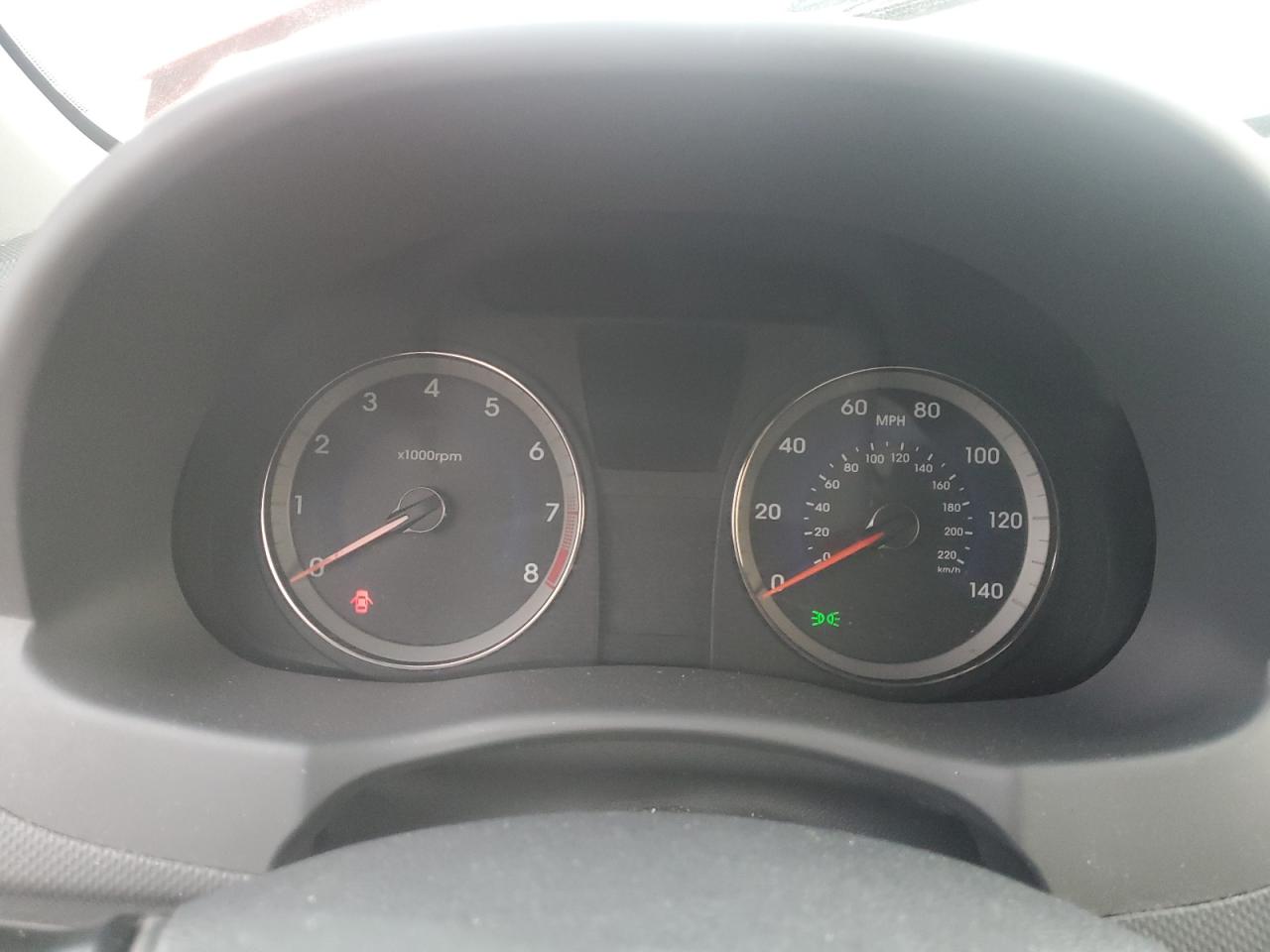 Hyundai ACCENT Se Image 4