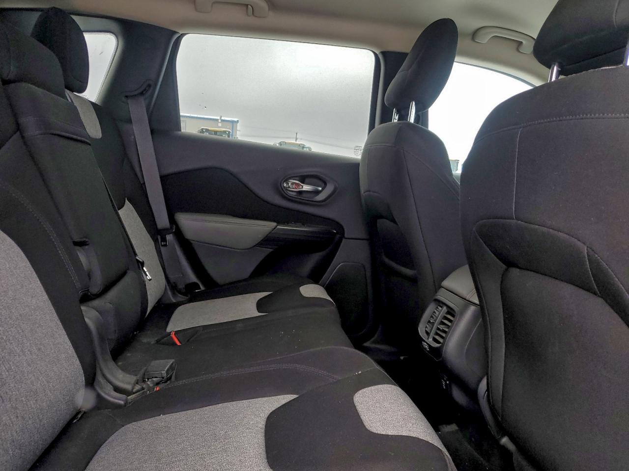 Jeep Grand Cherokee Latitude Image 10