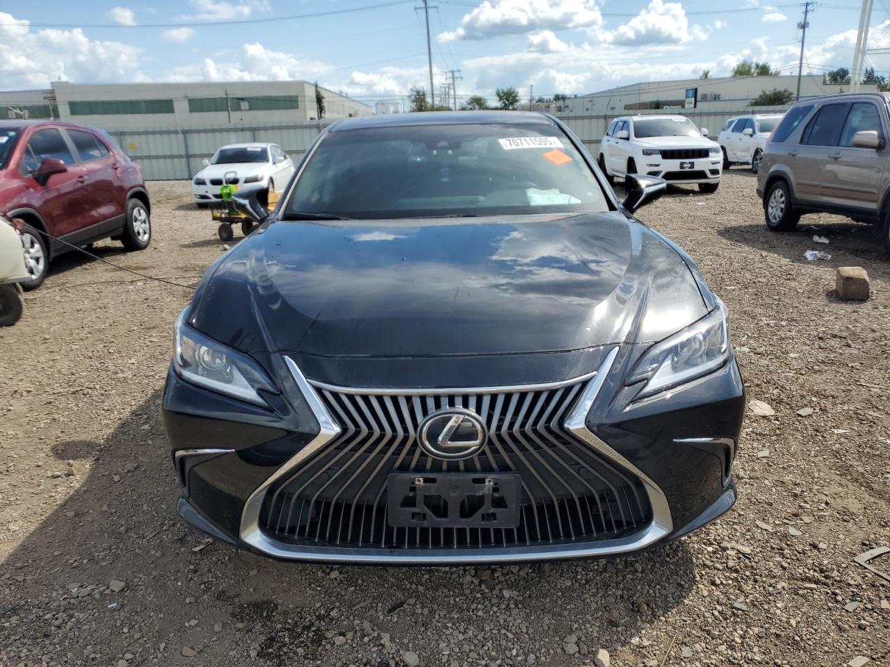 Lexus Es 250 Base Image 2