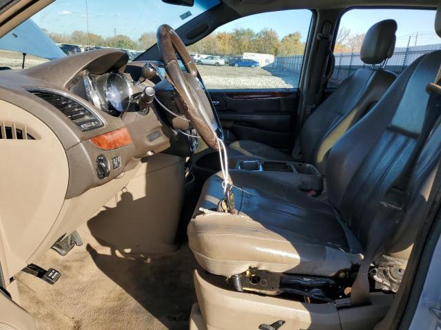 Chrysler Minivan Touring Image 3