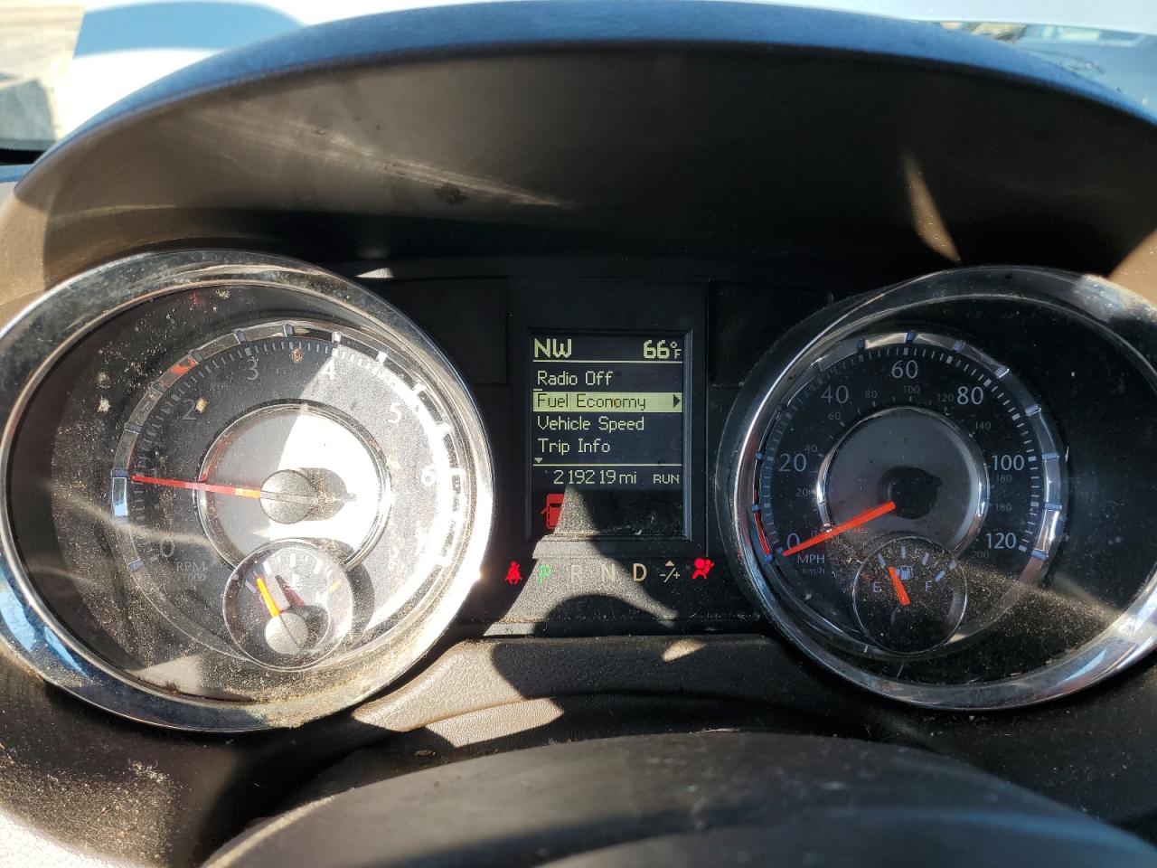 Chrysler Minivan Touring Image 9