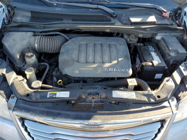 Chrysler Minivan Touring Image 12