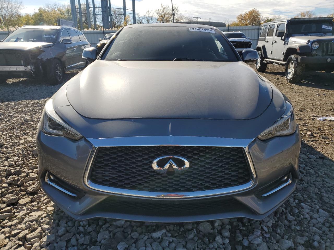 INFINITI Q60 Luxe 300 Image 2