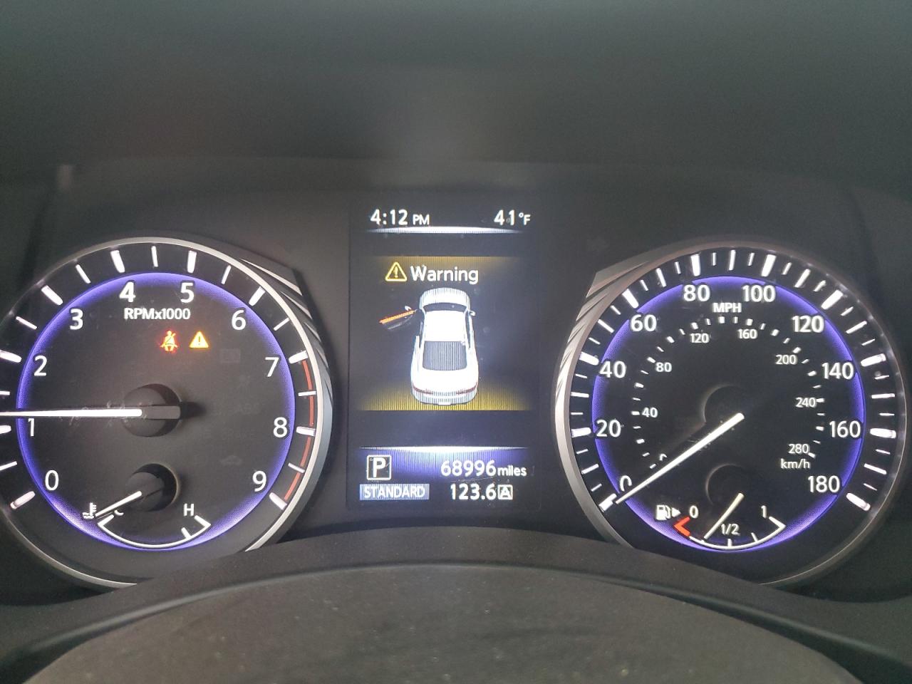 INFINITI Q60 Luxe 300 Image 9