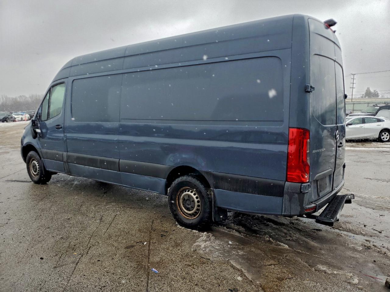 Mercedes-Benz Sprinter 2500/3500 Image 13