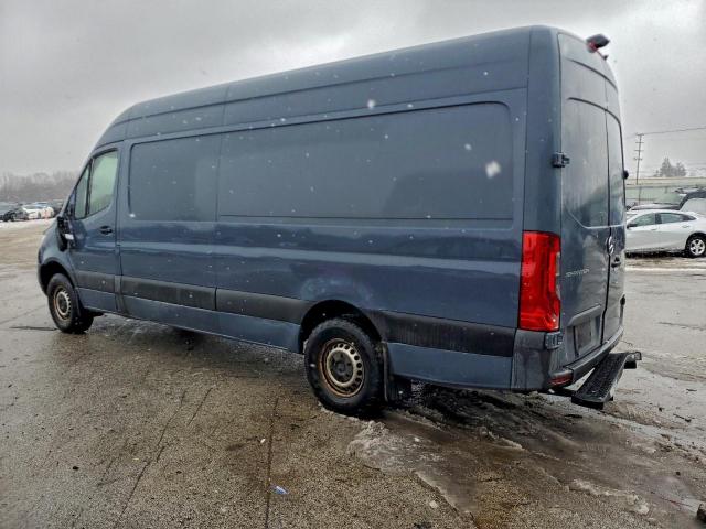 Mercedes-Benz Sprinter 2500/3500 Image 13