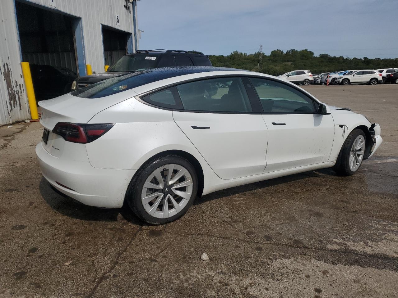 Tesla Model 3 Image 4