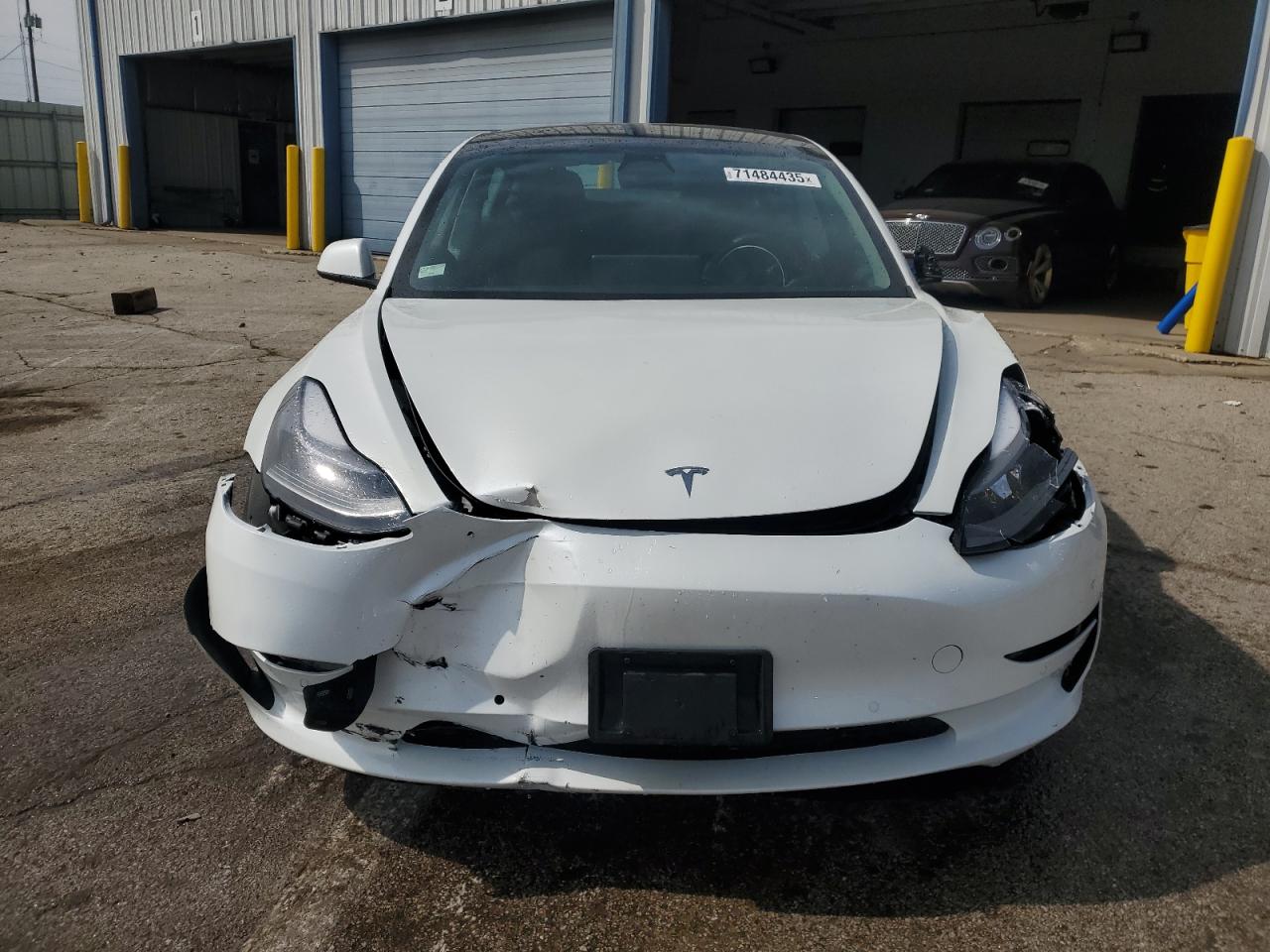 Tesla Model 3 Image 7