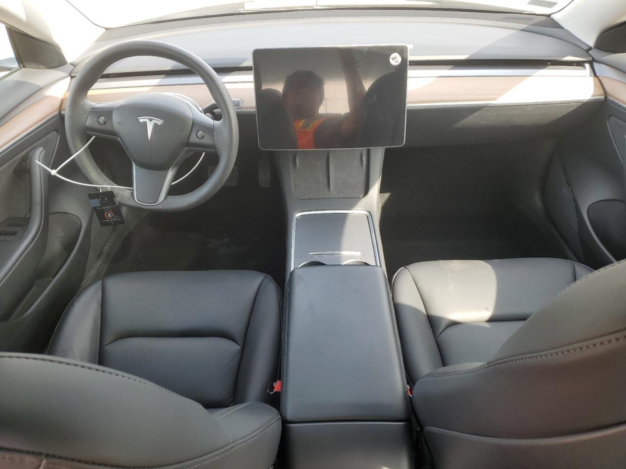Tesla Model 3 Image 8