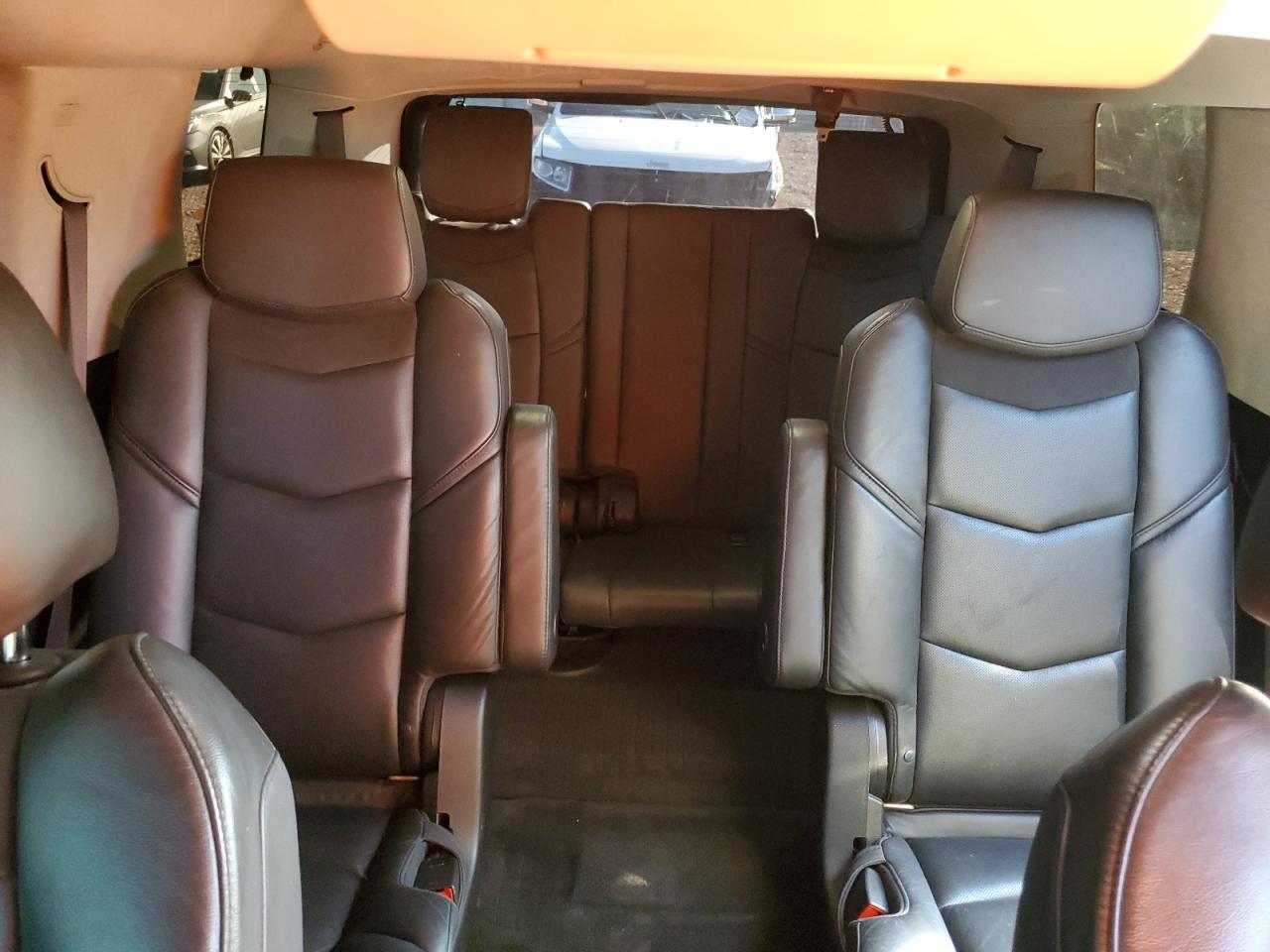 Cadillac Escalade Premium Luxury Image 13