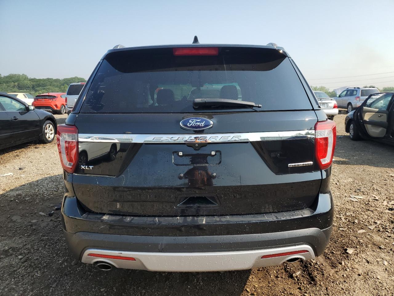 Ford Explorer Xlt Image 9