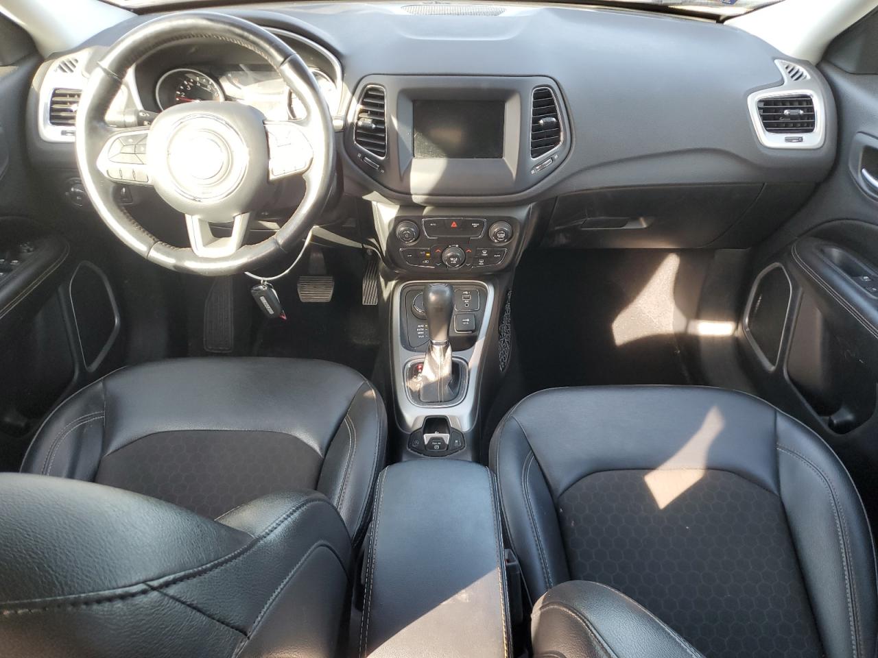 Jeep Compass Latitude Image 4