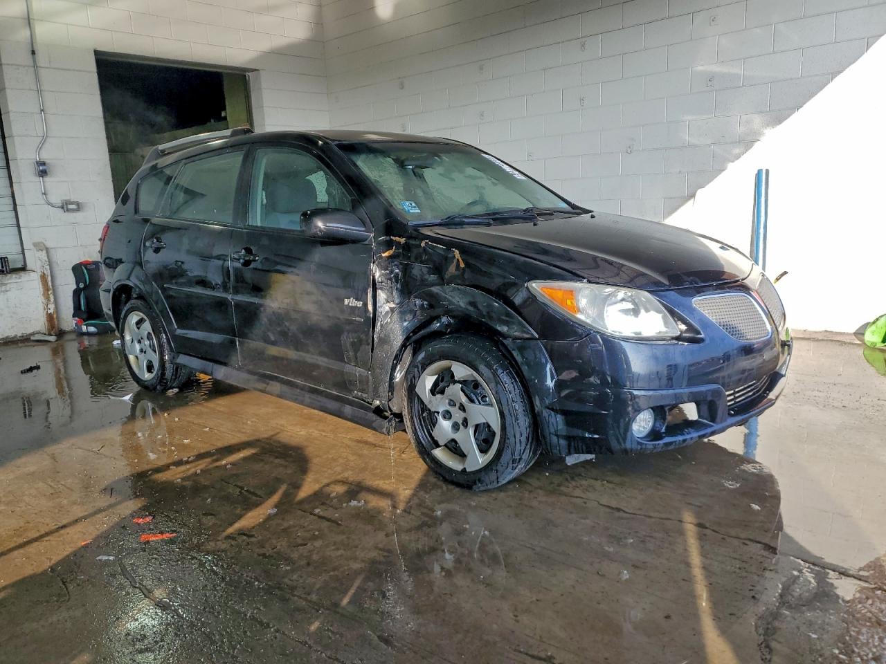 Pontiac Vibe Image 8