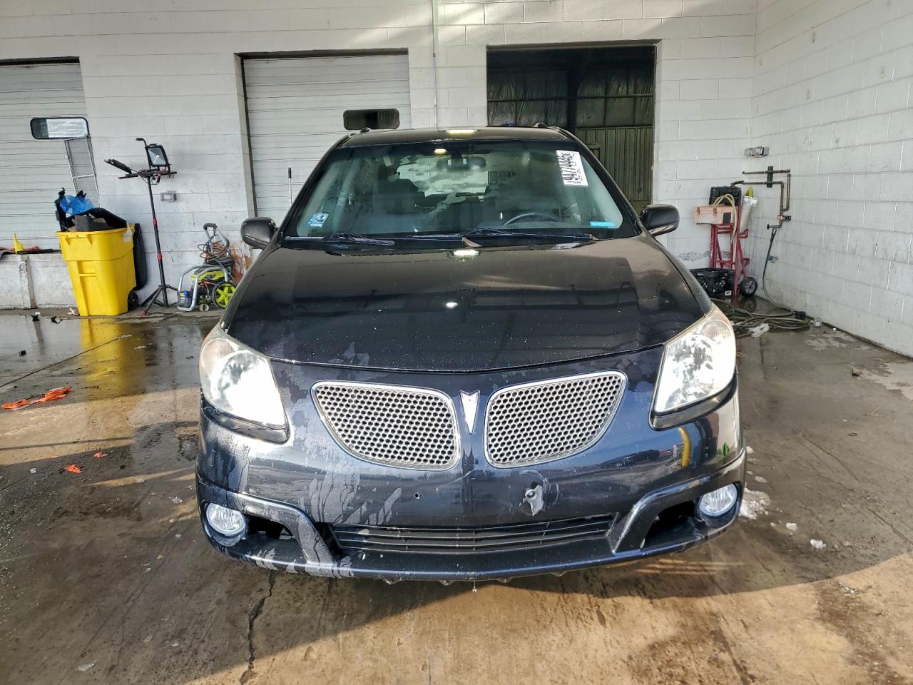 Pontiac Vibe Image 9