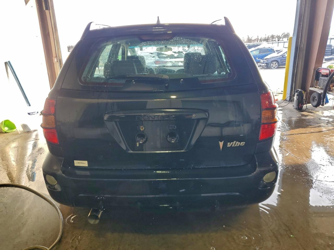 Pontiac Vibe Image 6