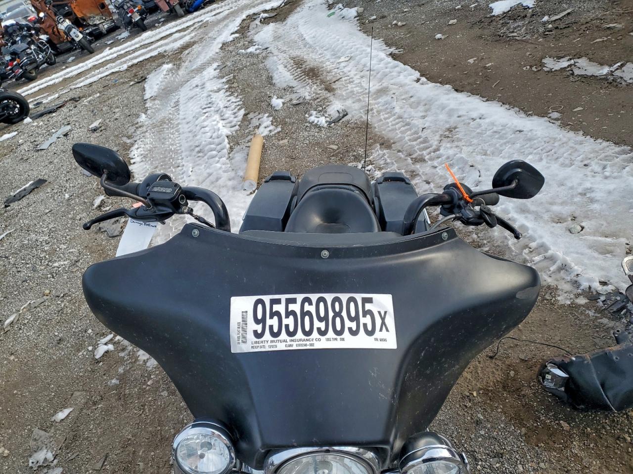 Harley-Davidson Fl Image 3