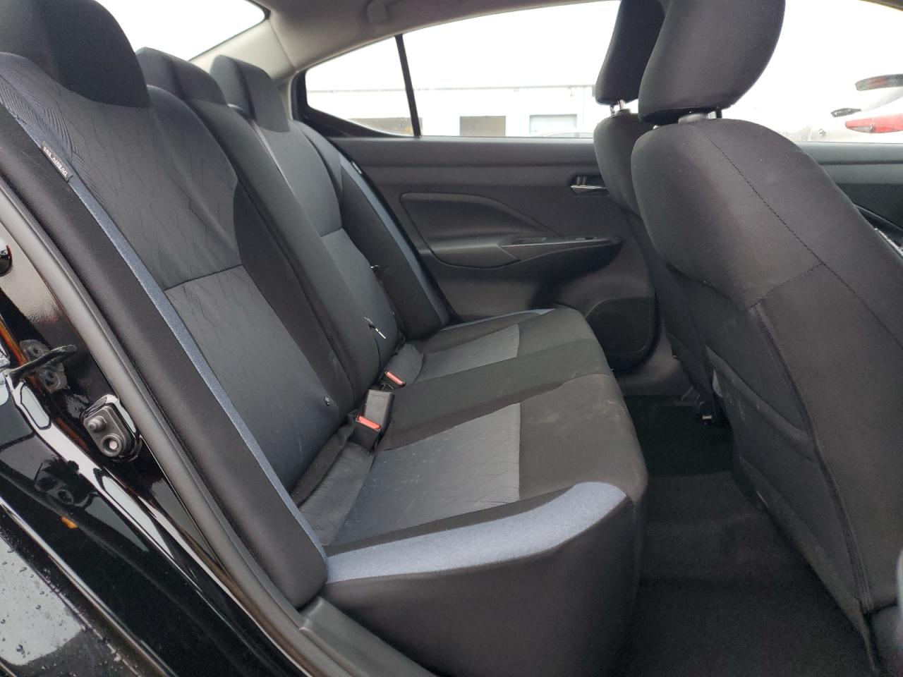 Nissan Versa Sv Image 4