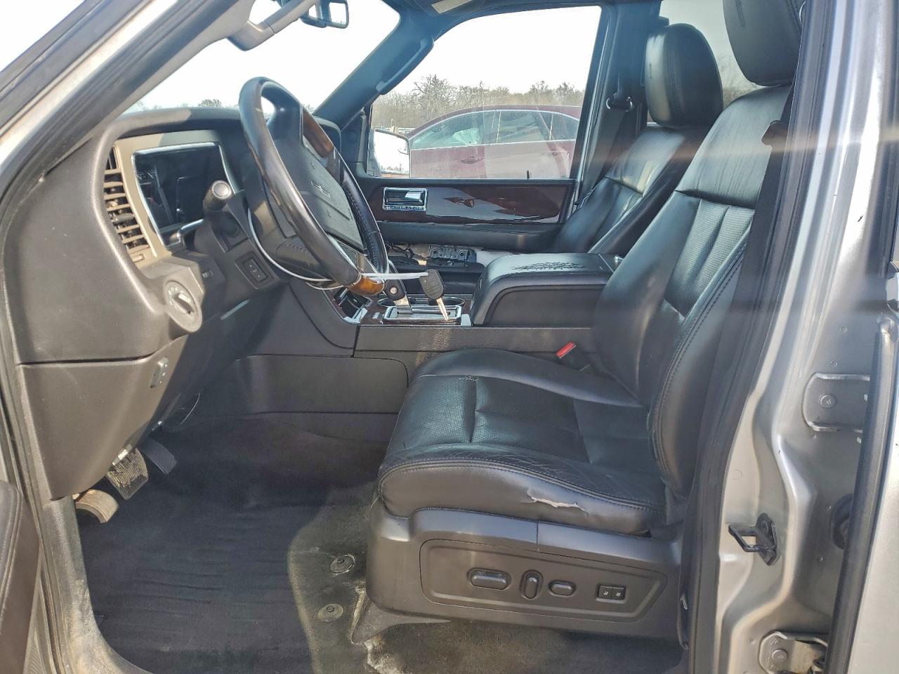 Lincoln Navigator Image 5