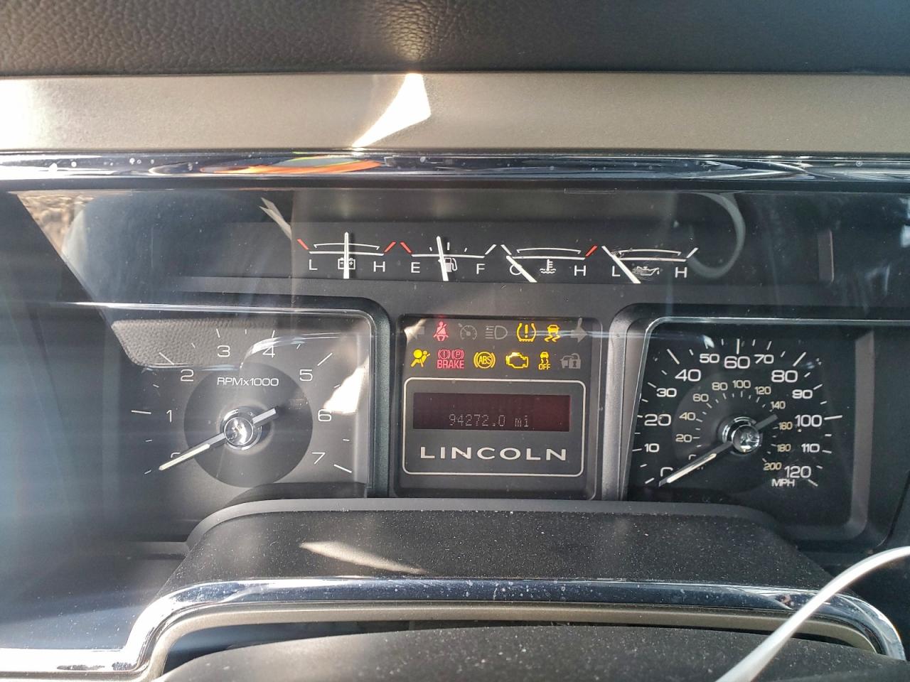 Lincoln Navigator Image 8