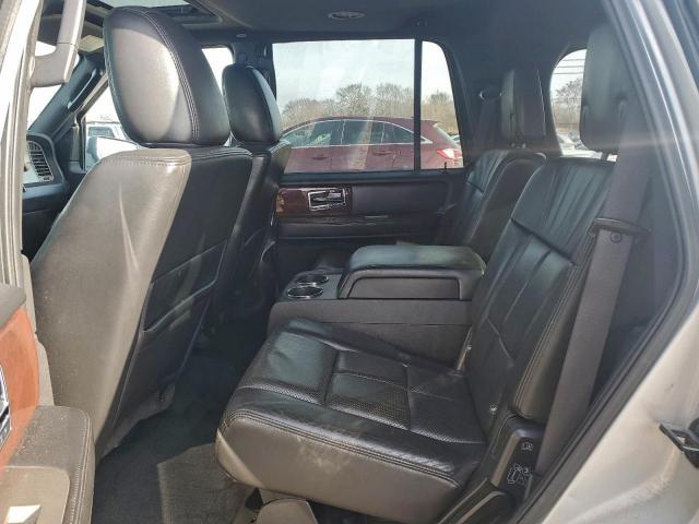 Lincoln Navigator Image 6