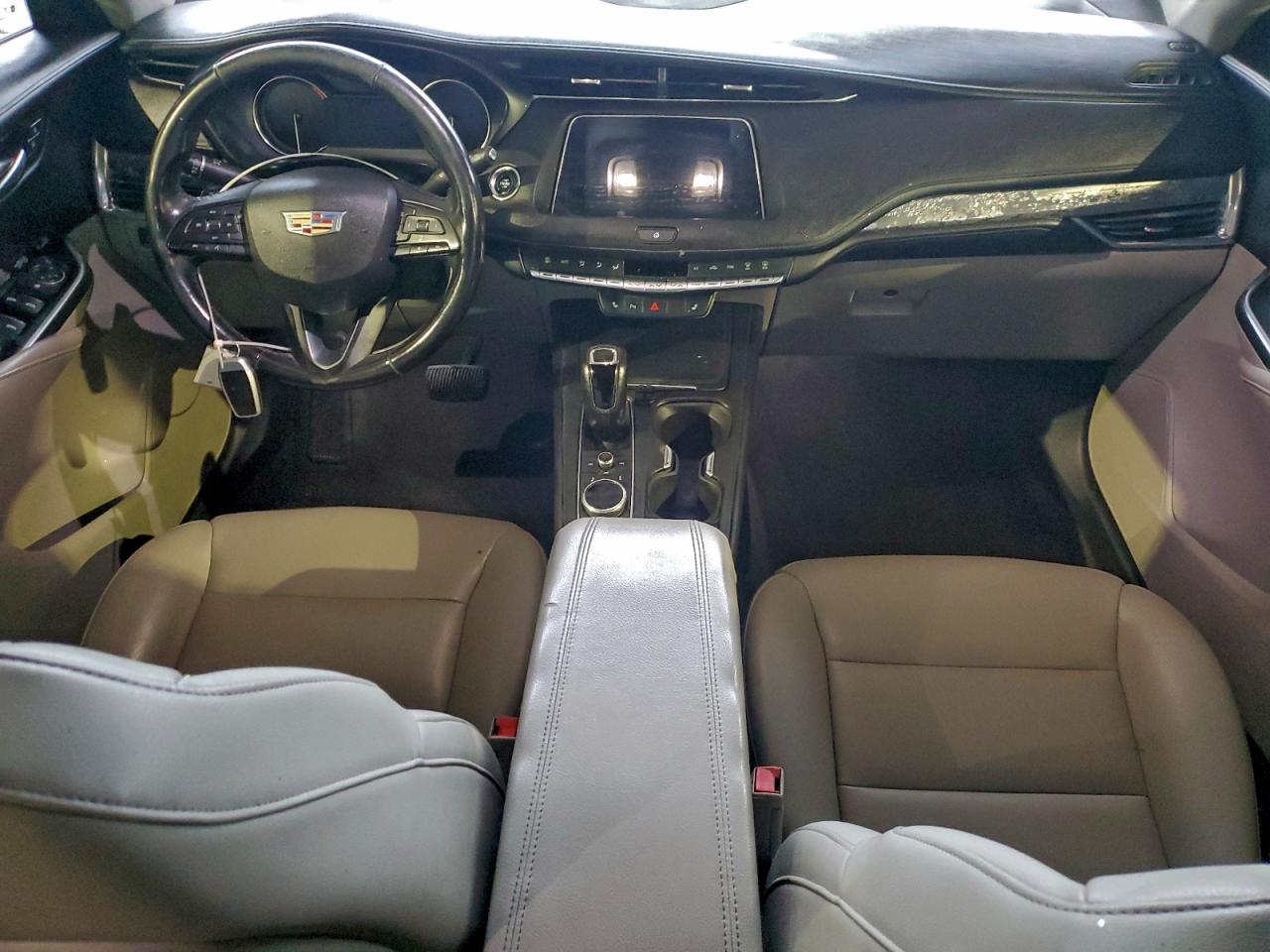 Cadillac XT4 Luxury Image 11