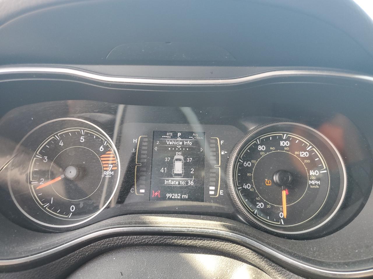 Jeep Grand Cherokee Latitude Image 11