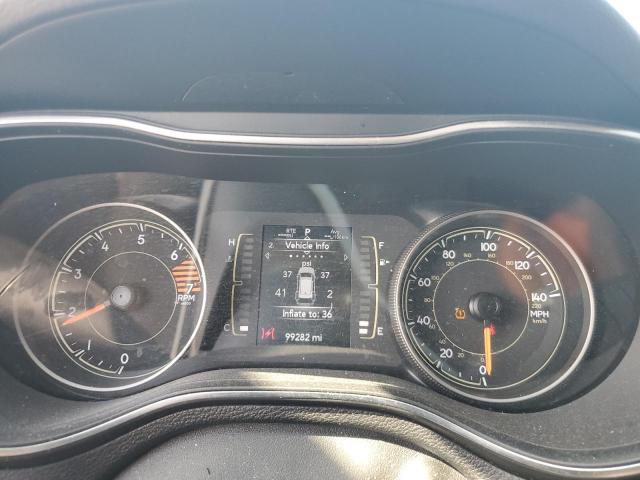 Jeep Grand Cherokee Latitude Image 11