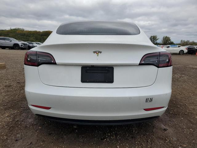 Tesla Model 3 Image 5