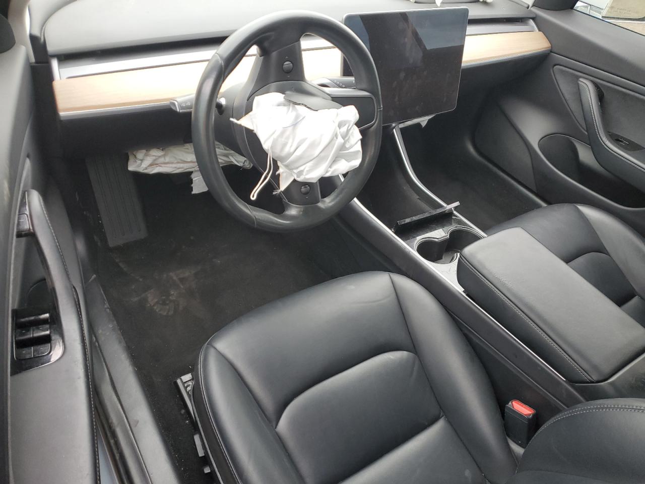 Tesla Model 3 Image 6