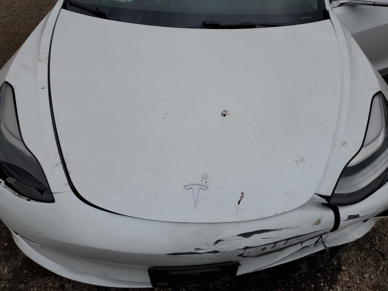 Tesla Model 3 Image 10