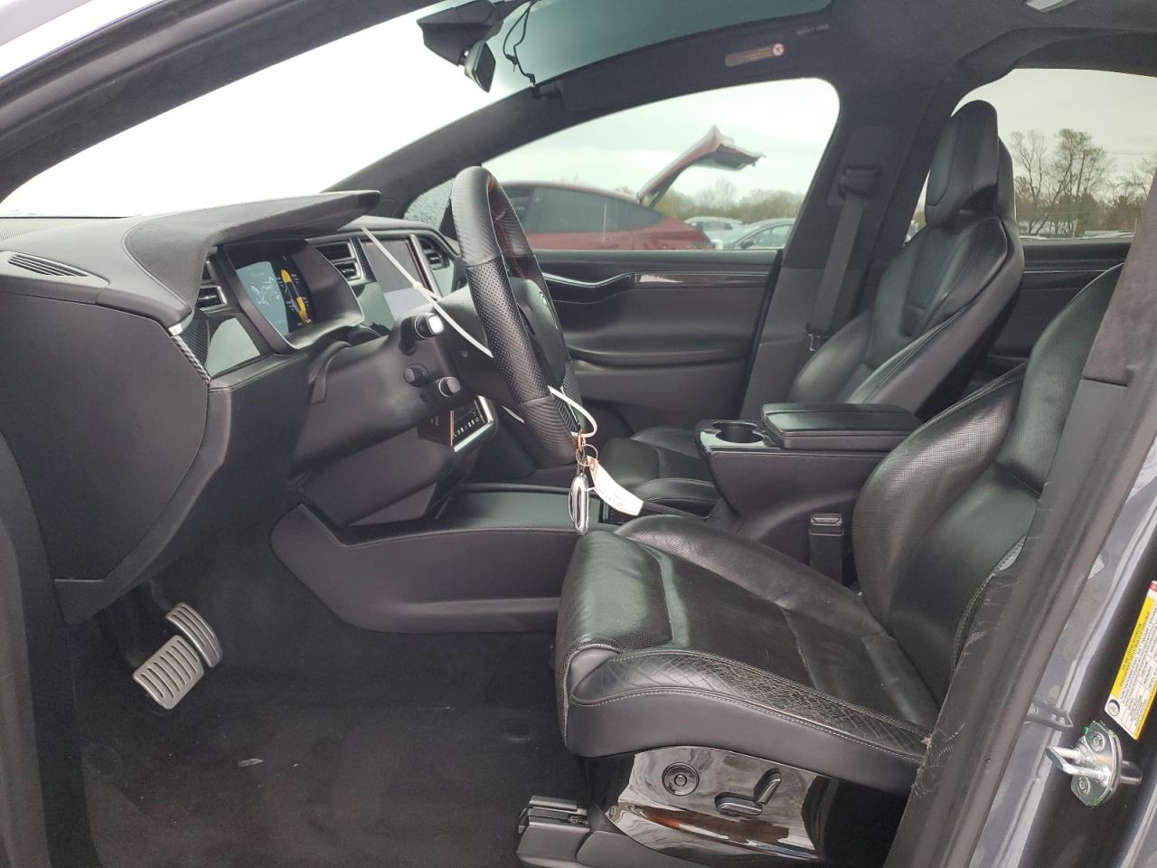 Tesla Model X Image 13