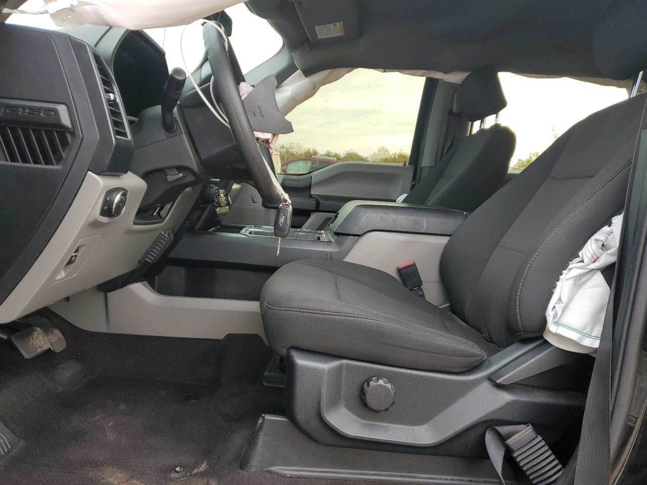 Ford F-150 Supercrew Image 10