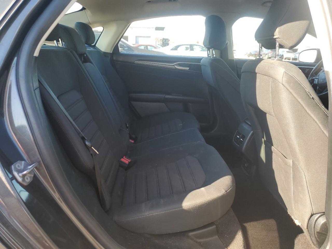 Ford Fusion Se Image 5