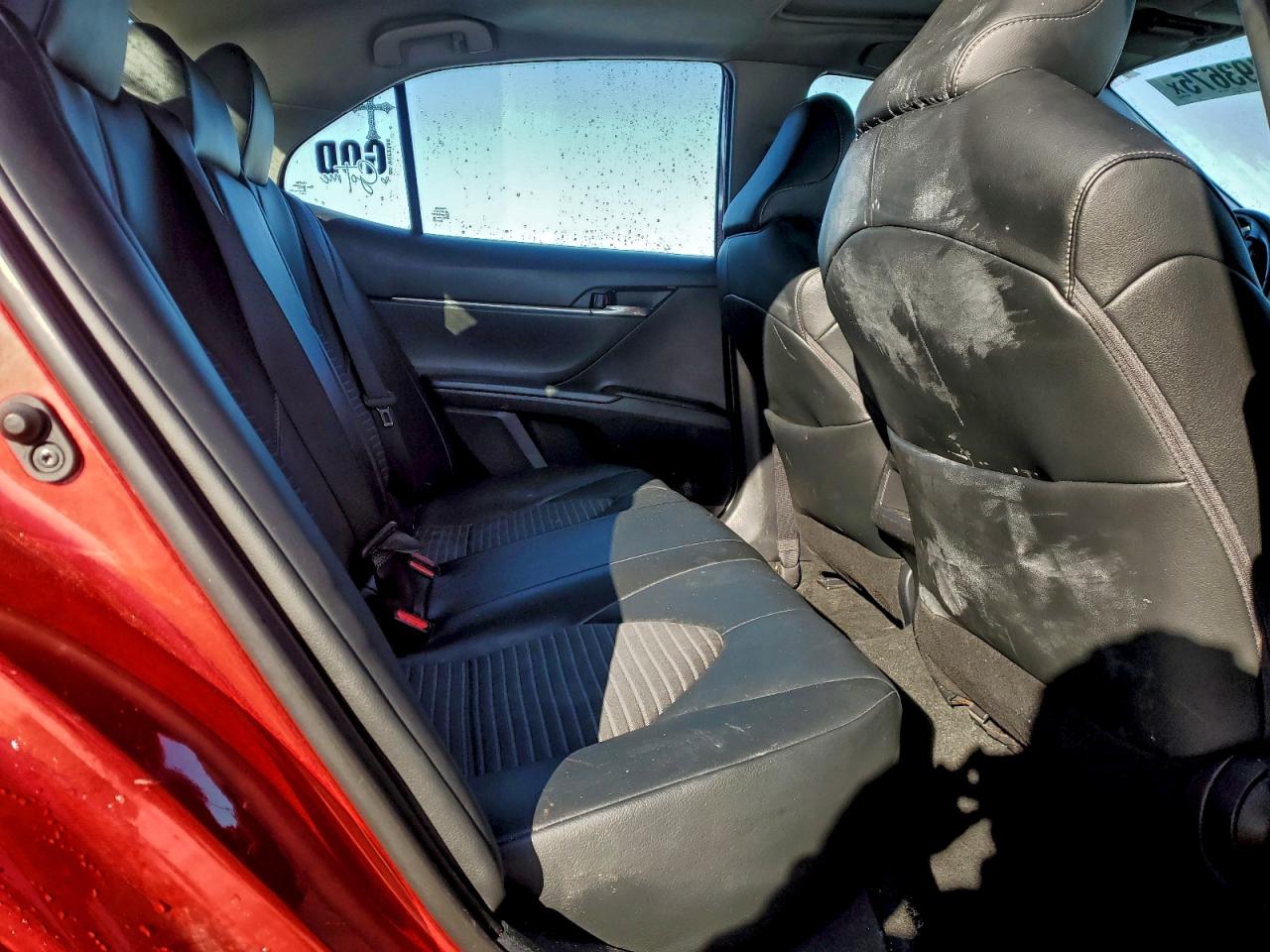 Toyota Camry Se Image 8