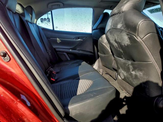 Toyota Camry Se Image 8