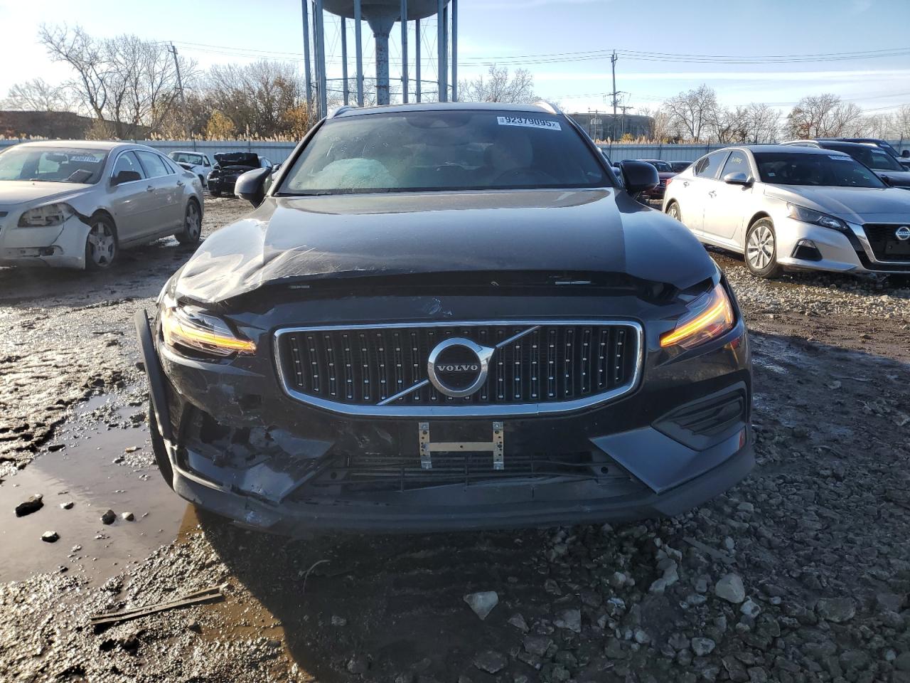 Volvo V60 T5 Momentum Image 2