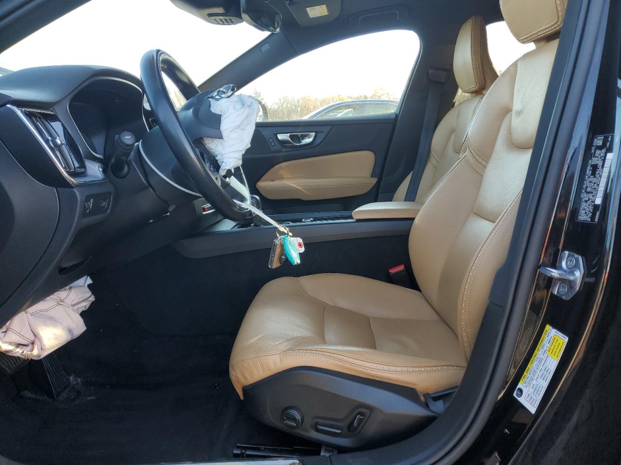 Volvo V60 T5 Momentum Image 3